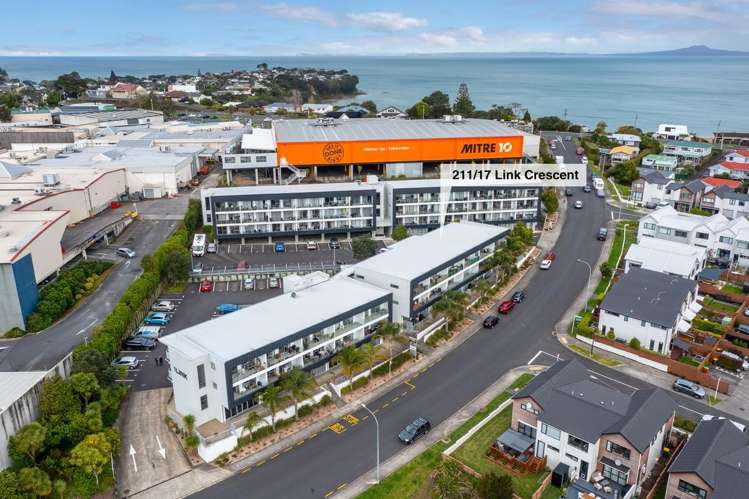 211/17 Link Crescent Stanmore Bay_15