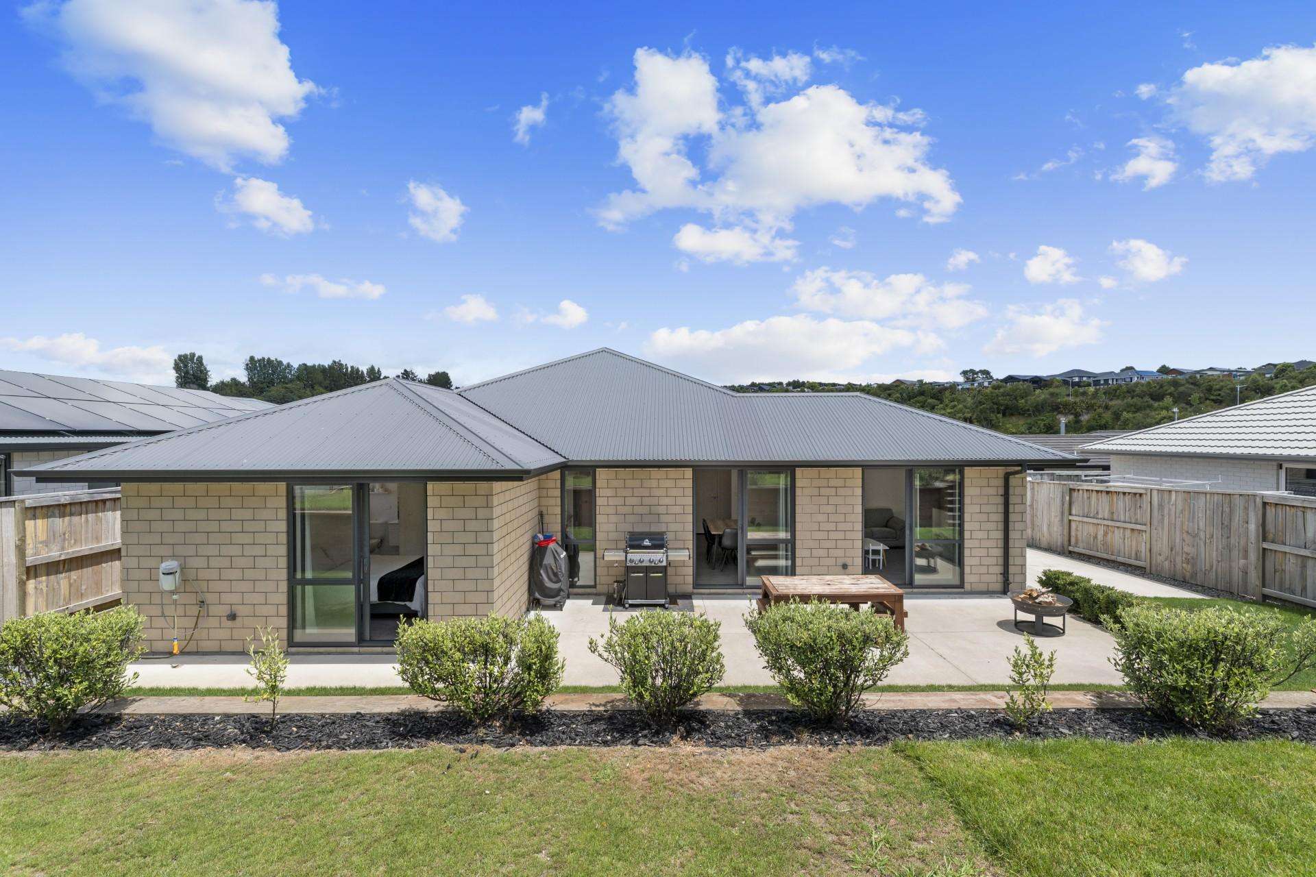 9 Whakaturou Crescent Pyes Pa_0