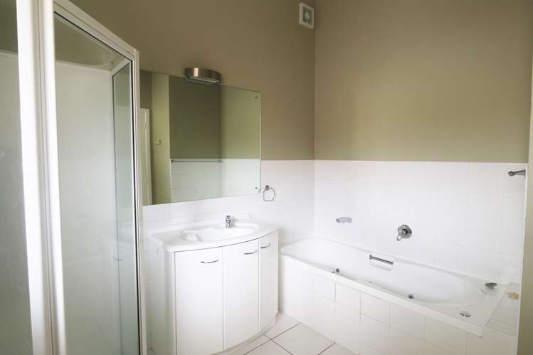 2/62 Rawhiti Road One Tree Hill_9