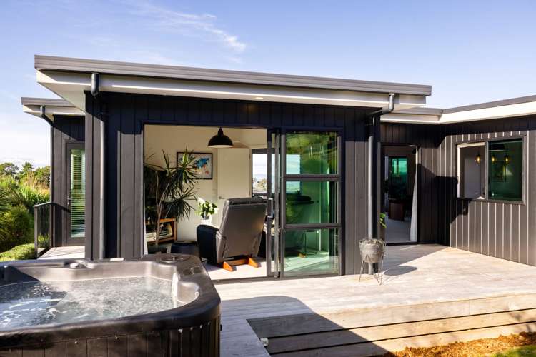 6 Tiwarawara Lane Pirongia_10