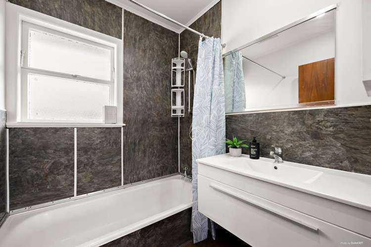 2/129 Wallace Road Papatoetoe_13