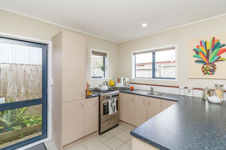 2/4 Ipswich Grove Wainuiomata_7