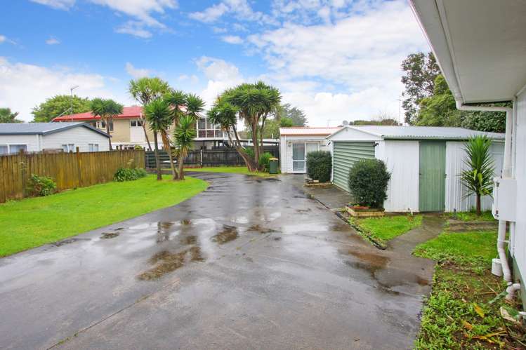 36 Seaward Place Wattle Downs_12