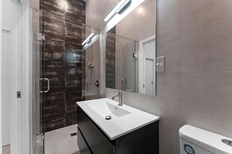 5/122 Archibald Road Kelston_6