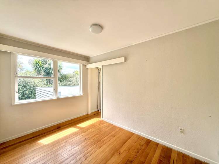 26 Tiroroa Avenue Te Atatu South_6