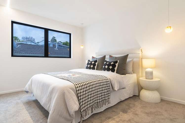 1/12 Lush Avenue St Johns_11