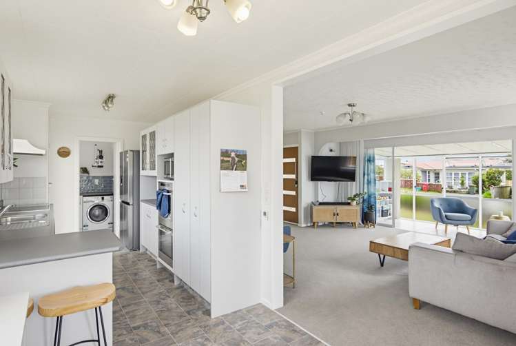 22 Gray Avenue Paraparaumu Beach_10