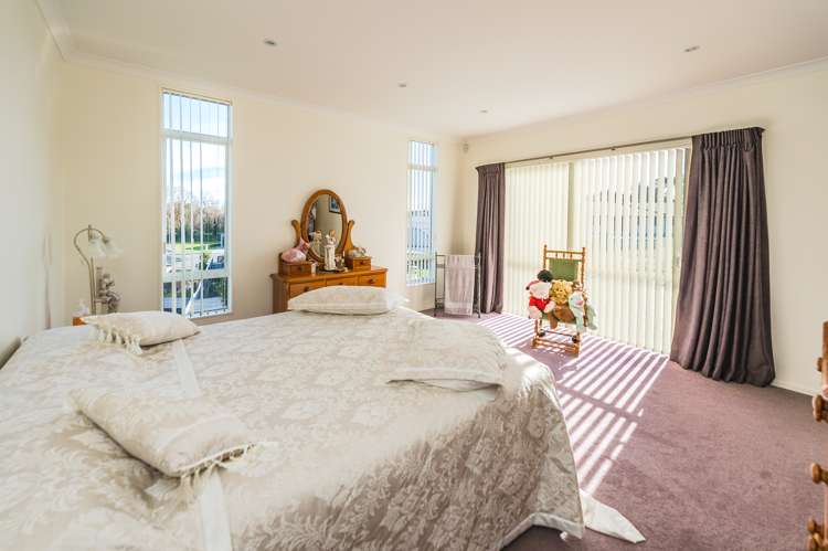 13 Lithgow Drive Otamatea_14