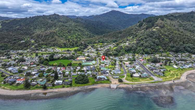 7 West Crescent Te Puru_37