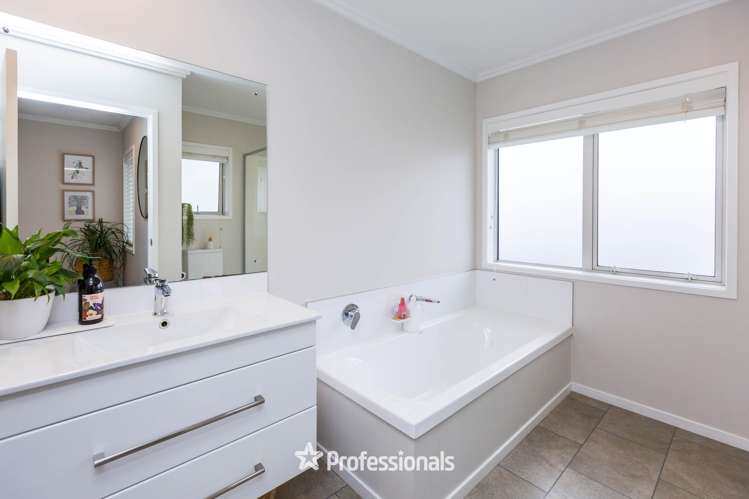 2 Chalfont Road Silverstream_17