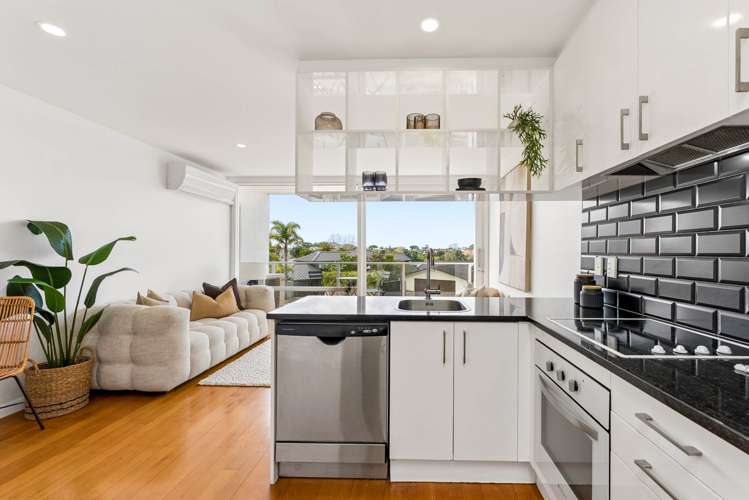 2/34 Sylvan Park Avenue Milford_3