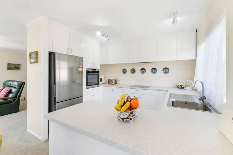 41 Davington Way Pakuranga Heights_15