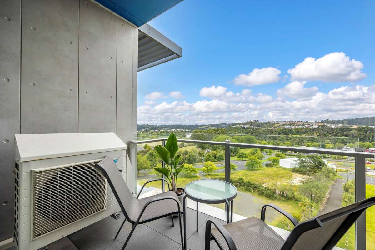 603F/27 Don McKinnon Drive_4