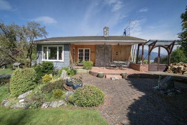 2 Home Street Manapouri_2