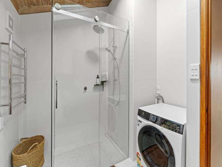 16 Pendrell Road Piha_9