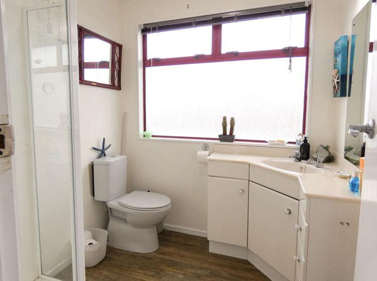5 Te Whena Street Otaki Beach_10