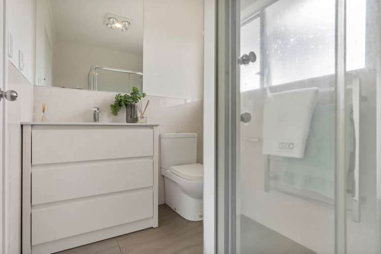 1/65 Girrahween Drive Totara Vale_6