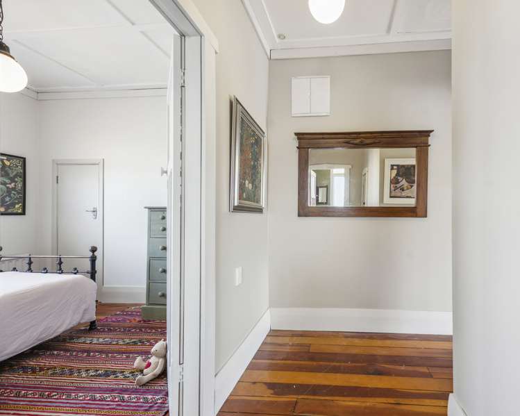 44 Robertson Street Glenholme_13