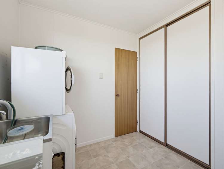 11 Ascot Road Weston_19
