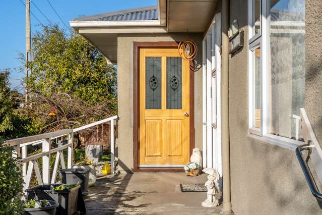 10 Edinburgh Crescent Waikiwi_1