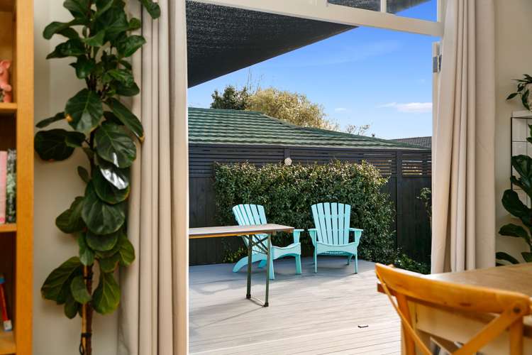 56a Houchens Road Glenview_17