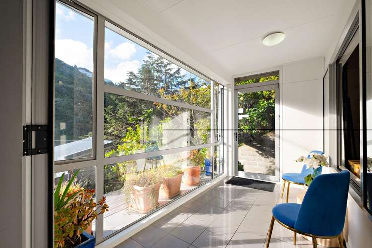 2/17 Blackbridge Road Wadestown_1