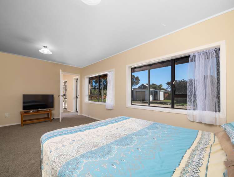 10 Waianga Place Omapere_14