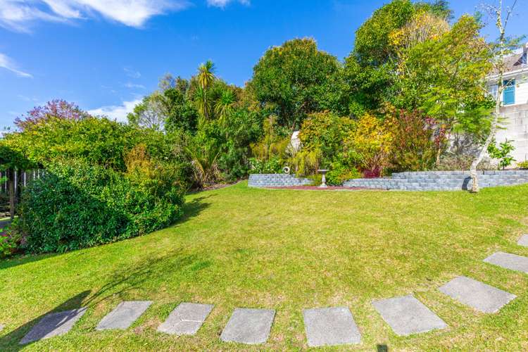 2/4 Mahuta Grove Northcote_4