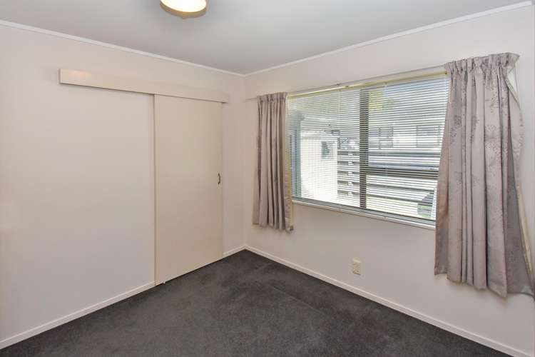 2/11 Beaumaris Way Conifer Grove_11