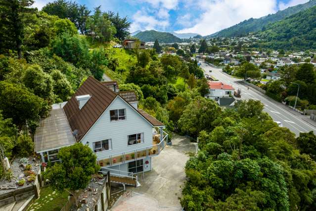 Terraced Tranquility Just Minutes from Picton!