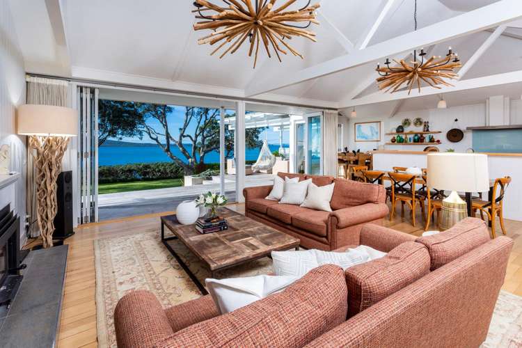 24 Hamana Street Narrow Neck_13