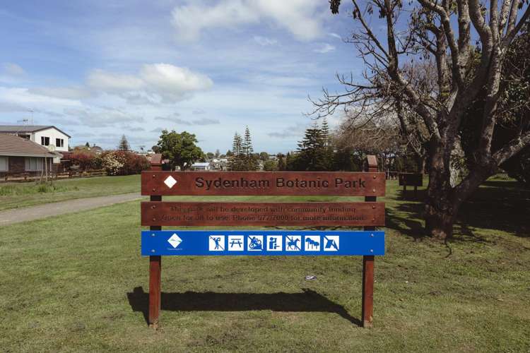 21A Sharyn Place Brookfield_10