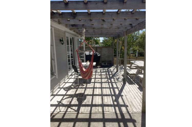 21 Rewarewa Road Te Atatu Peninsula_1