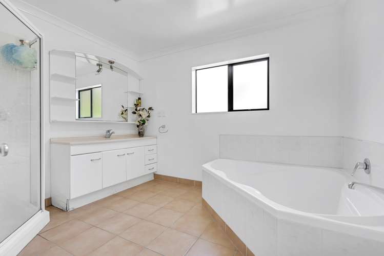 8 Chardonnay Rise Henderson_16