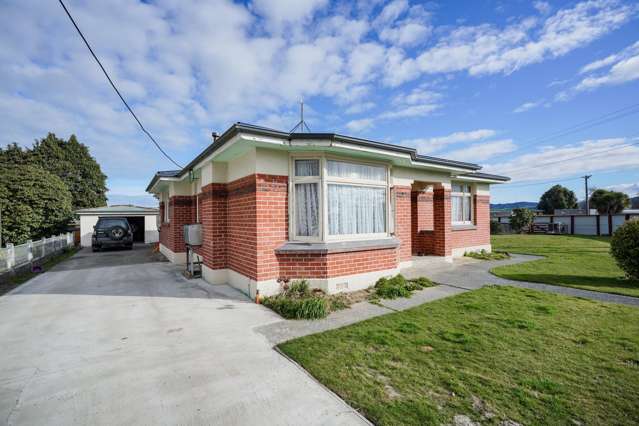 Tuatapere treasure - Space for the whole family