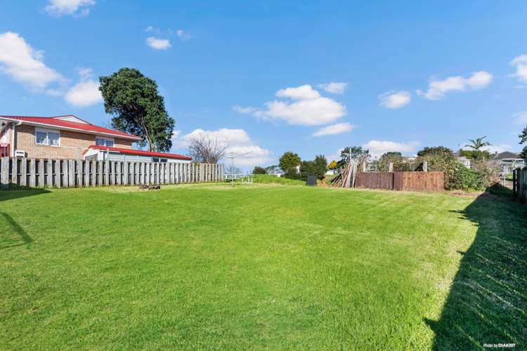 65 Clayburn Road Glen Eden_15