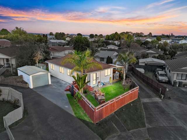 Well Maintained 3 Bedroom Home with Outdoor Entertaining & Garage