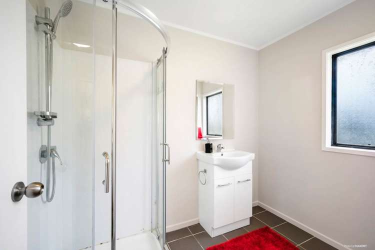 199 Mahia Road Wattle Downs_12