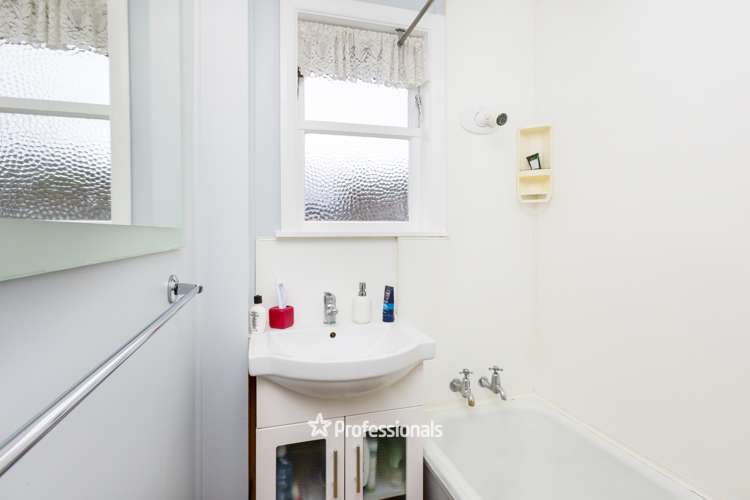 73 Naenae Road Naenae_13