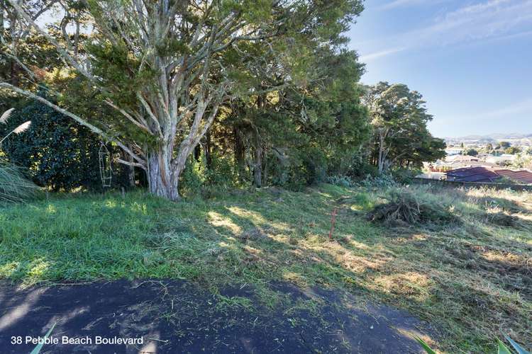 38 Pebble Beach Boulevard Kamo_1