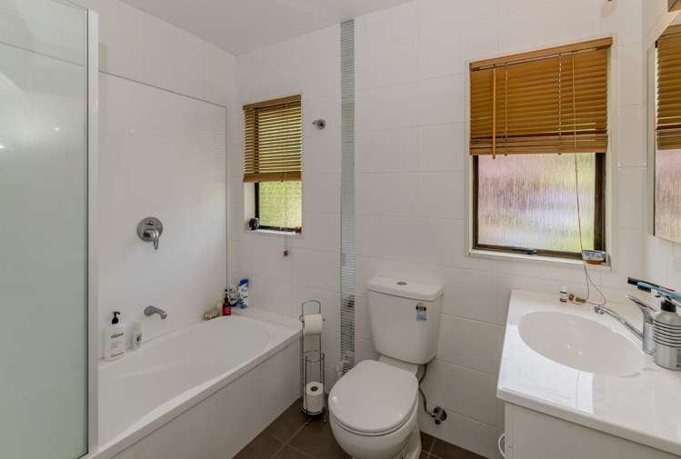 87 Huia Street Waikanae_16