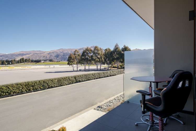 7 Pit Lane Cromwell_16