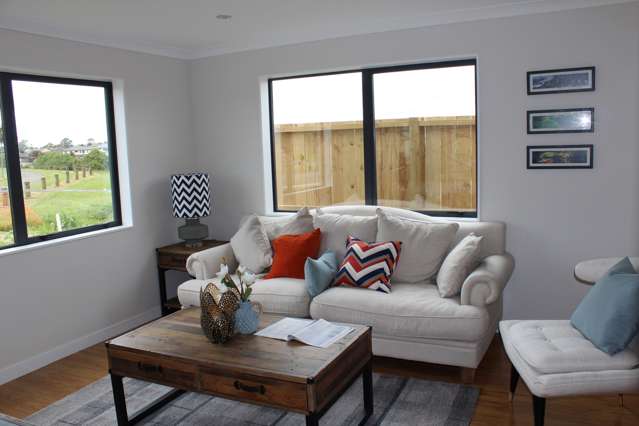 93 Naylors Drive Mangere_1