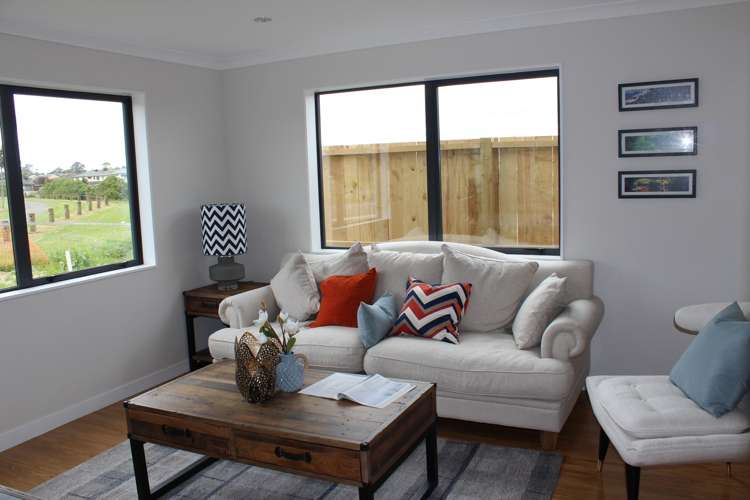 93 Naylors Drive Mangere_1