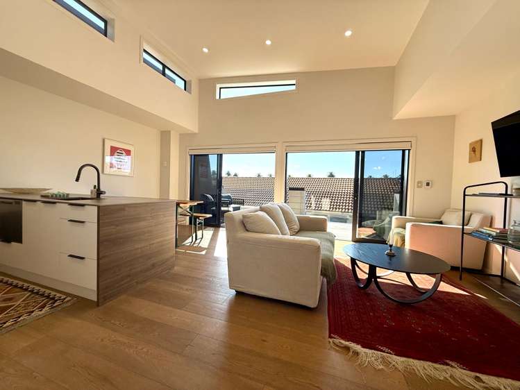 11/12 Stewart Street Raglan_15