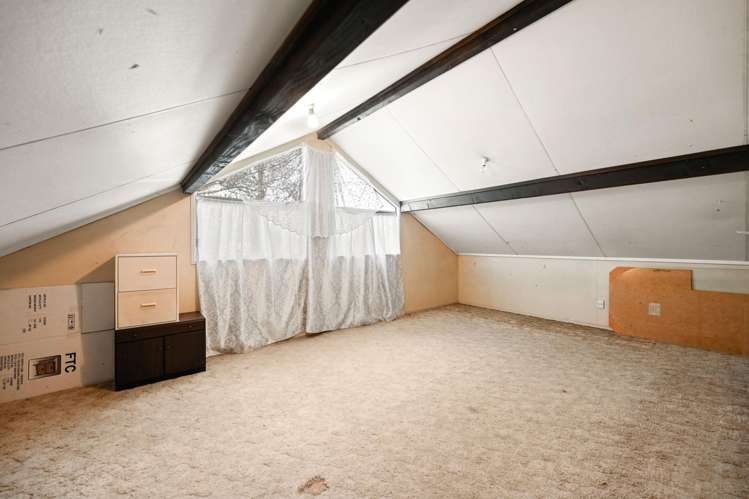 8 Elmwood Crescent Pukete_16