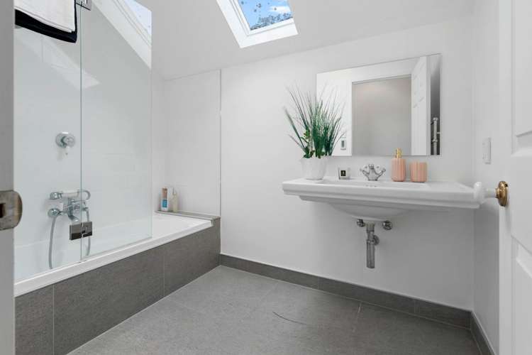 16b Seccombes Road Epsom_16