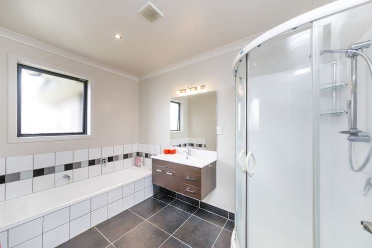 84 Churcher Street Feilding_12