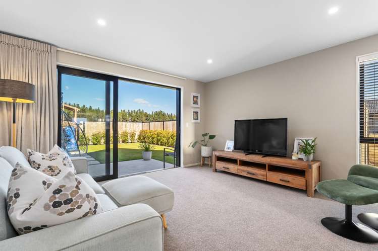 97 Burdon Loop Lake Hawea_9