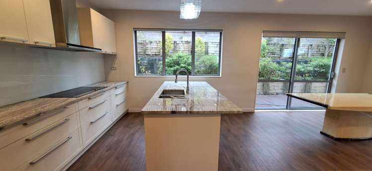 8 Bintulu Place Fairview Heights_2